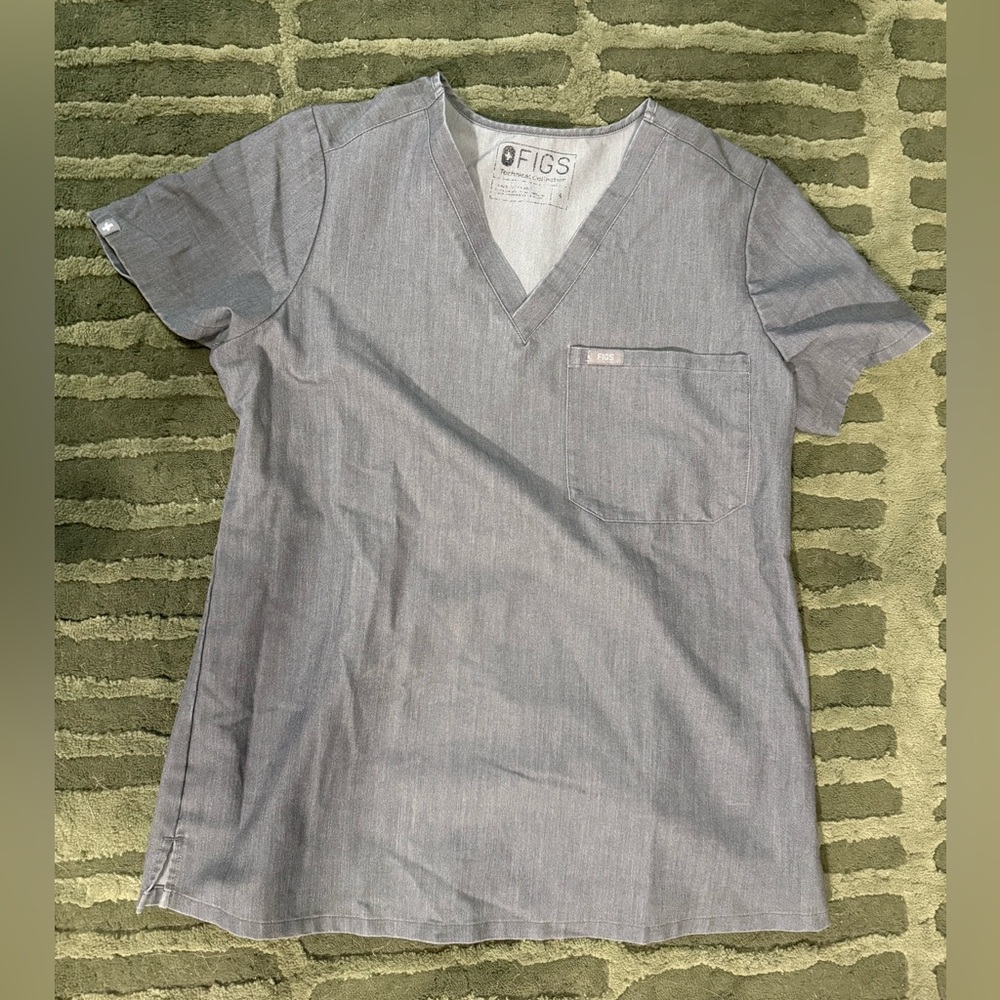 FIGS V-Neck Scrub Top in Graphite